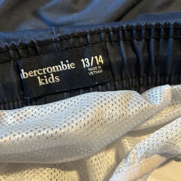 Swim shorts in excellent condition. Abercrombie - Picture 2 of 2